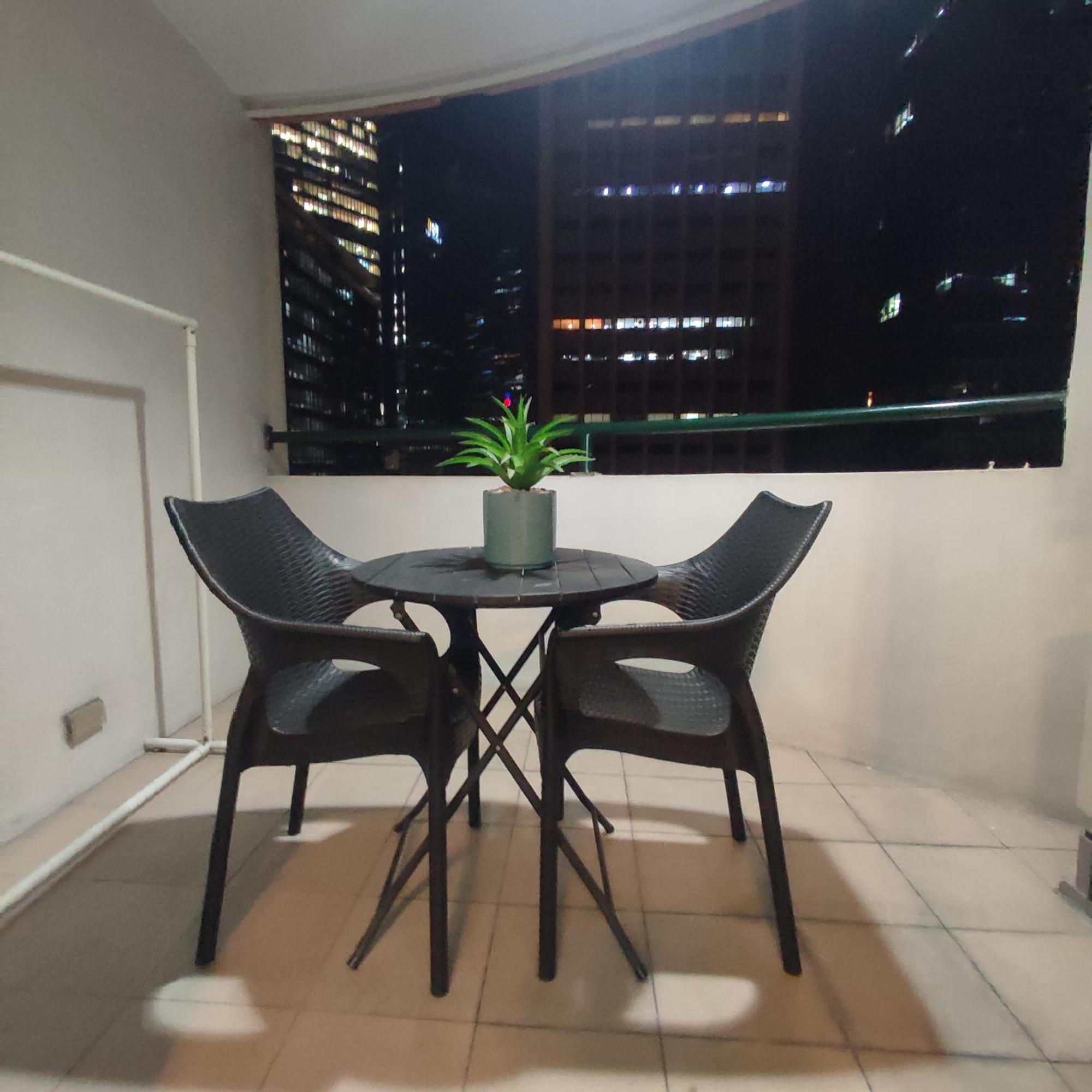 Luxury Spacious 2Br In Salcedo Village มะนิลา ภายนอก รูปภาพ