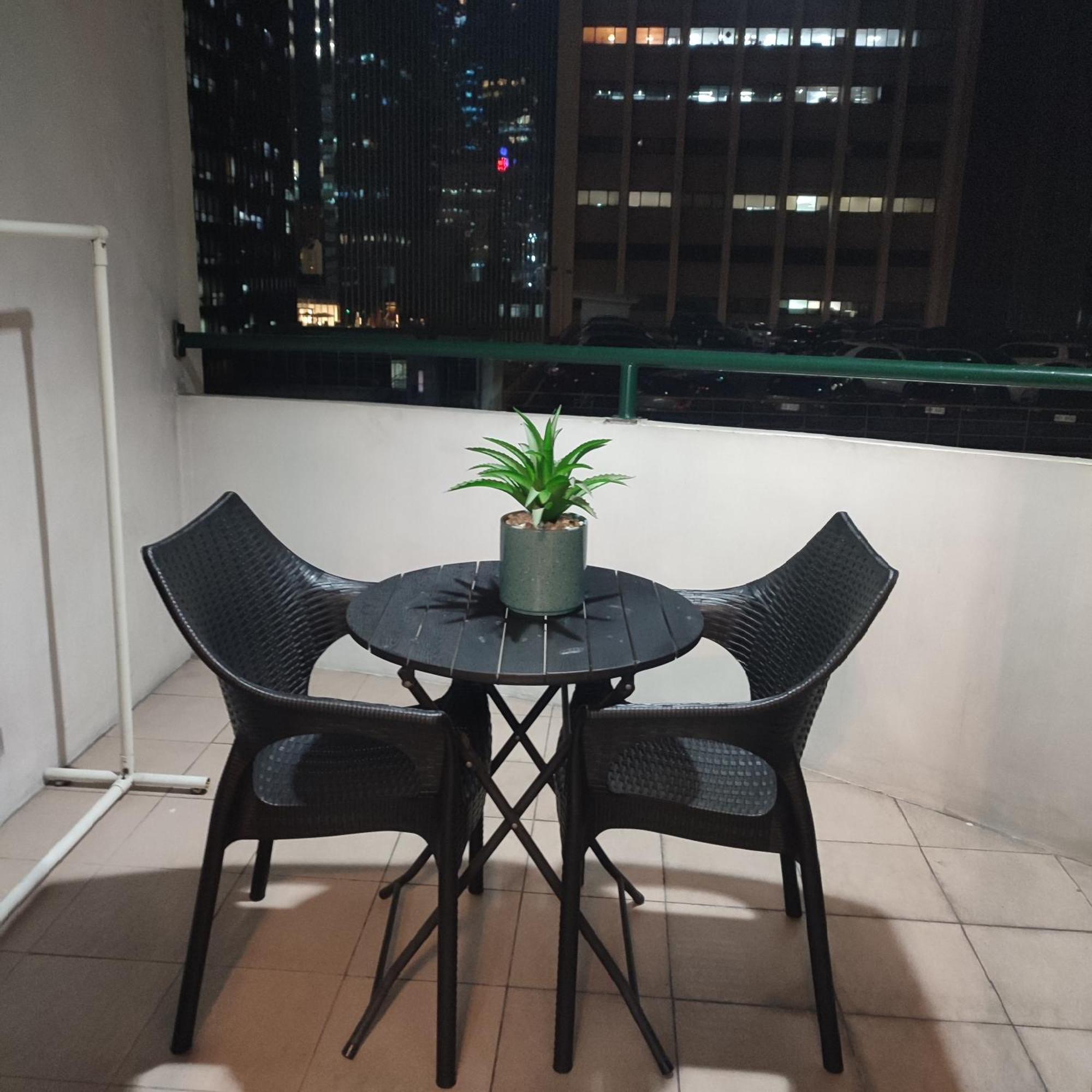 Luxury Spacious 2Br In Salcedo Village มะนิลา ภายนอก รูปภาพ